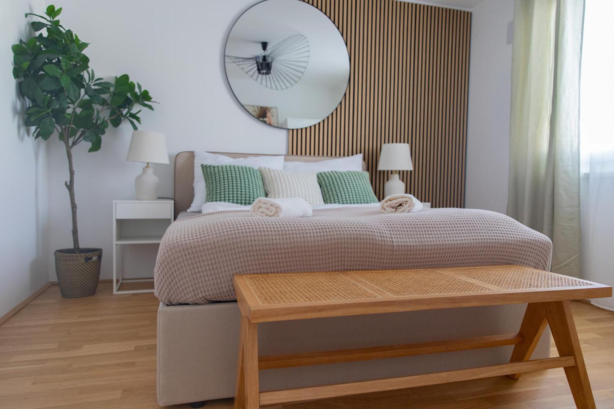 Stylish - 3 Min To U1 Kagraner Platz Appartement